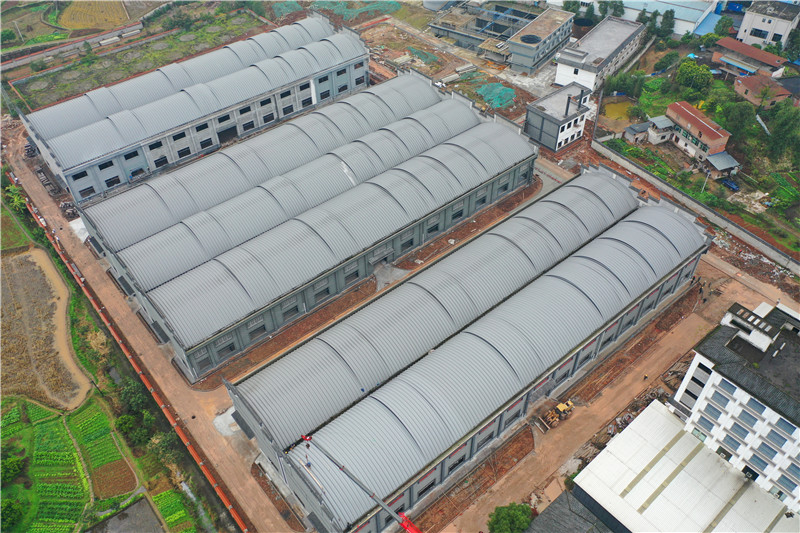 四川瀘州酒廠(chǎng)新建技能擴(kuò)改拱形屋面工程案例解析